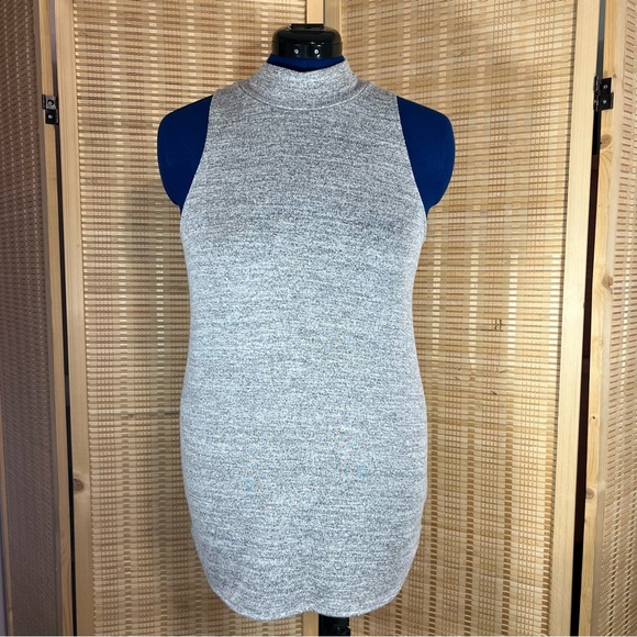 GAP Heather Gray Sleeveless Top, Size: Medium - Picture 1 of 13